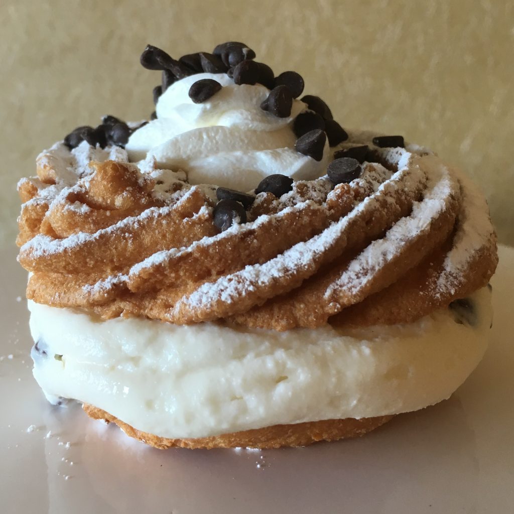 Cannoli Zeppole